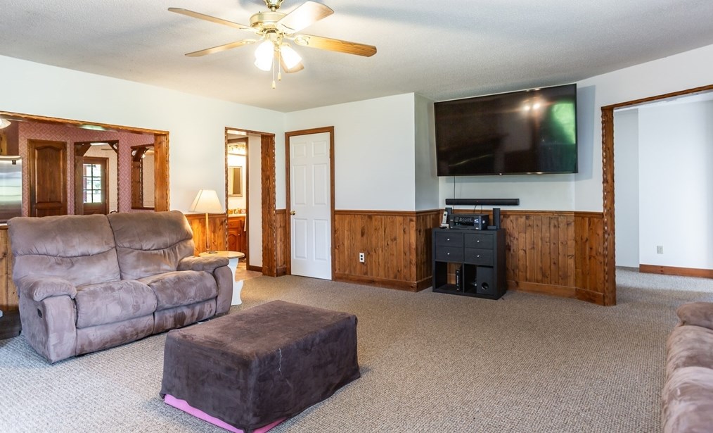 26 Norfolk Ave, Dartmouth MA 02747-3014 exterior