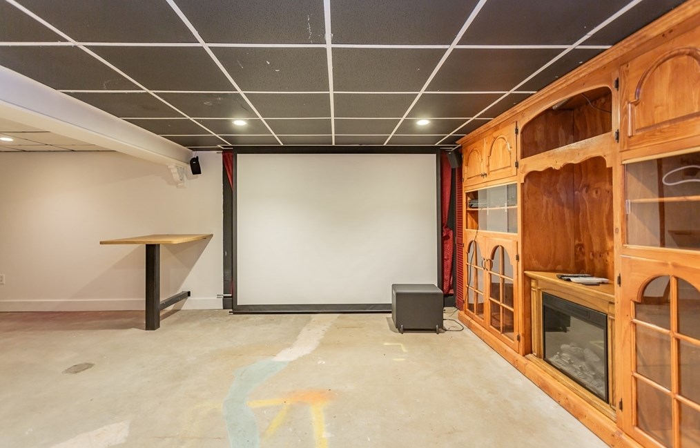 26 Norfolk Ave, Dartmouth MA 02747-3014 exterior