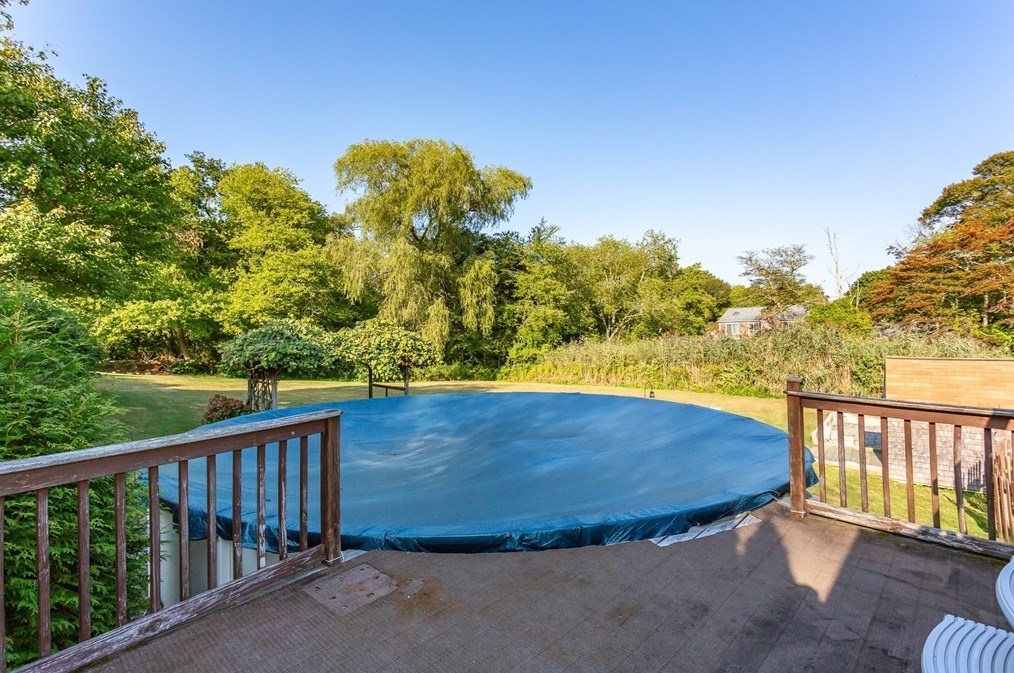 26 Norfolk Ave, Dartmouth MA 02747-3014 exterior