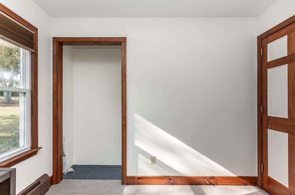 26 Norfolk Ave, Dartmouth MA 02747-3014 exterior