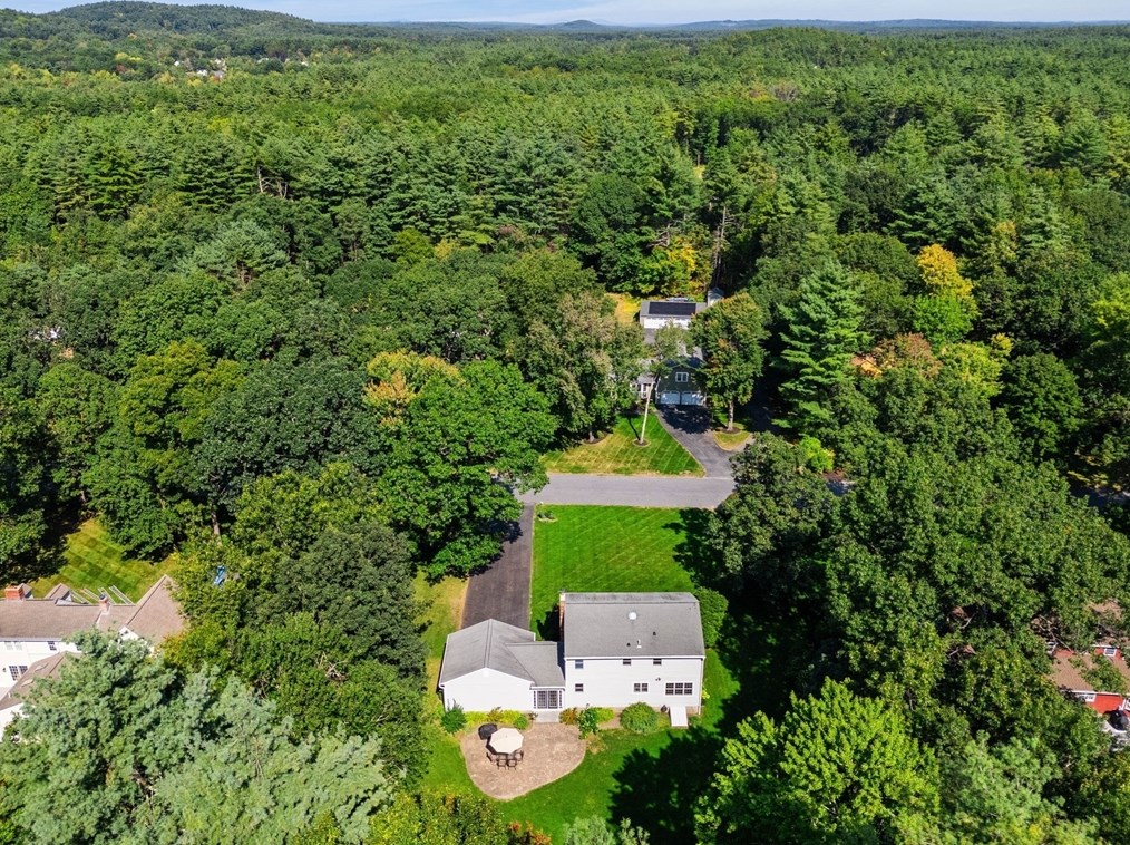 8 June St, Pepperell, MA 01463