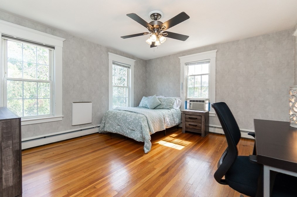 1176 Main St, Reading MA 01867-3924 exterior