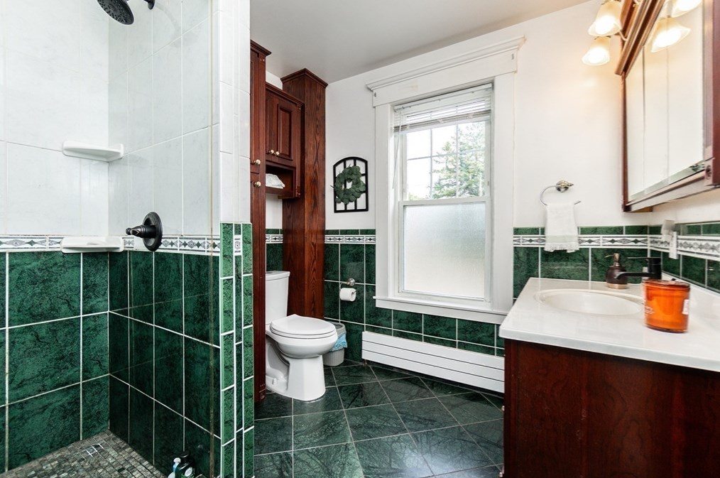 1176 Main St, Reading MA 01867-3924 exterior