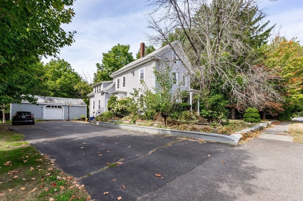 1176 Main St, Reading MA 01867-3924 exterior