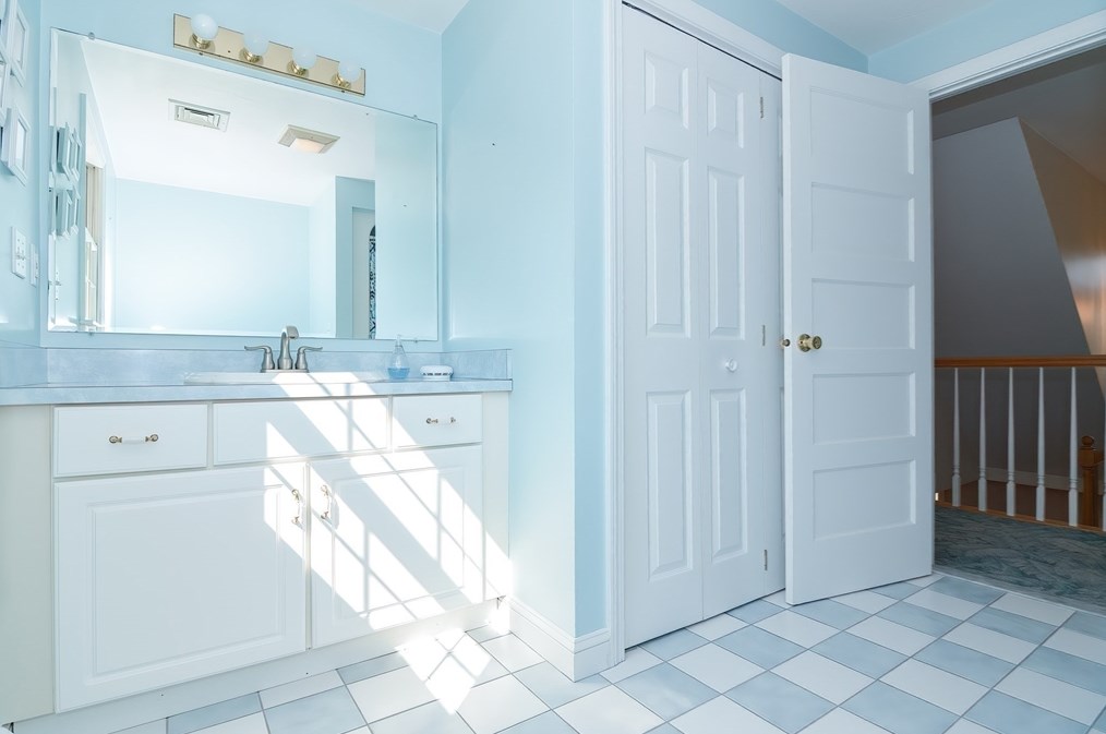 1381 St, Wrentham MA  02093-2516 exterior