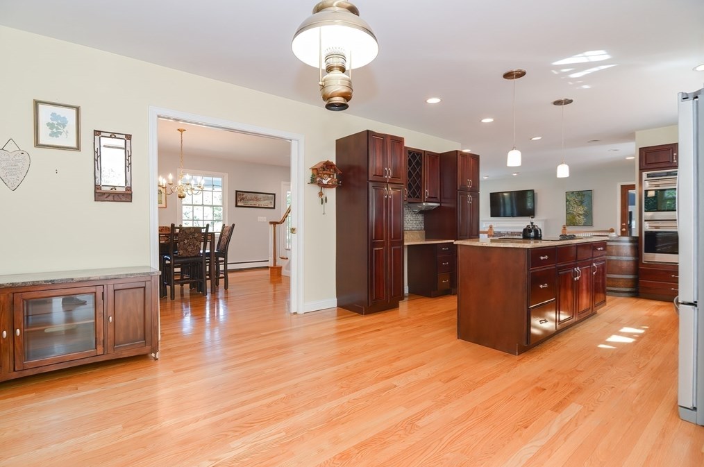 1381 St, Wrentham MA  02093-2516 exterior