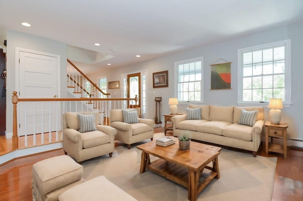 1381 St, Wrentham MA  02093-2516 exterior