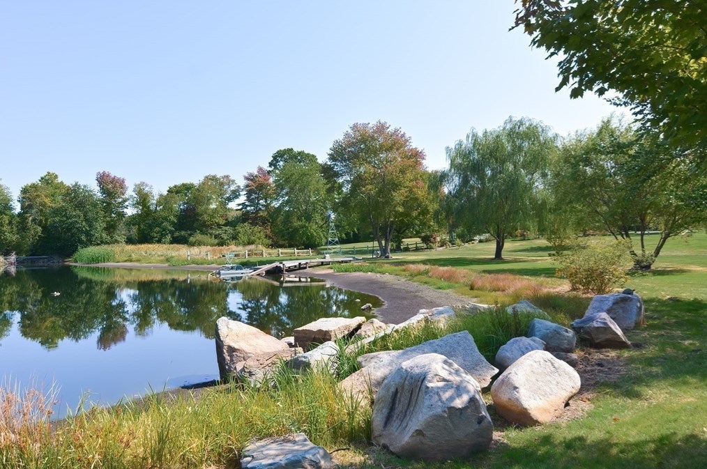 1381 St, Wrentham MA  02093-2516 exterior