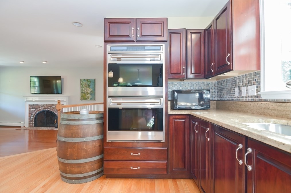 1381 St, Wrentham MA  02093-2516 exterior