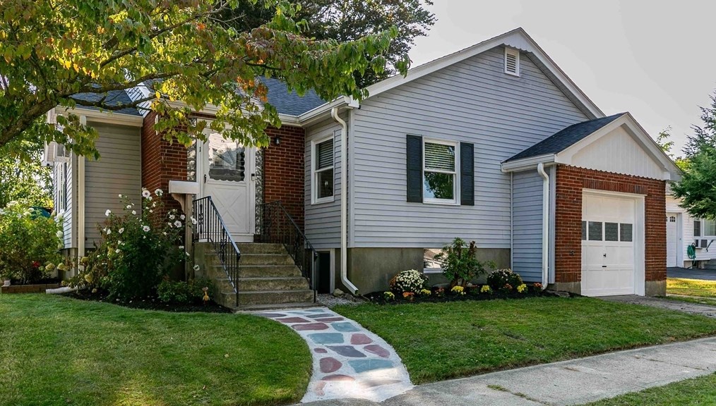 1 Nevada St, Worcester, MA 01602