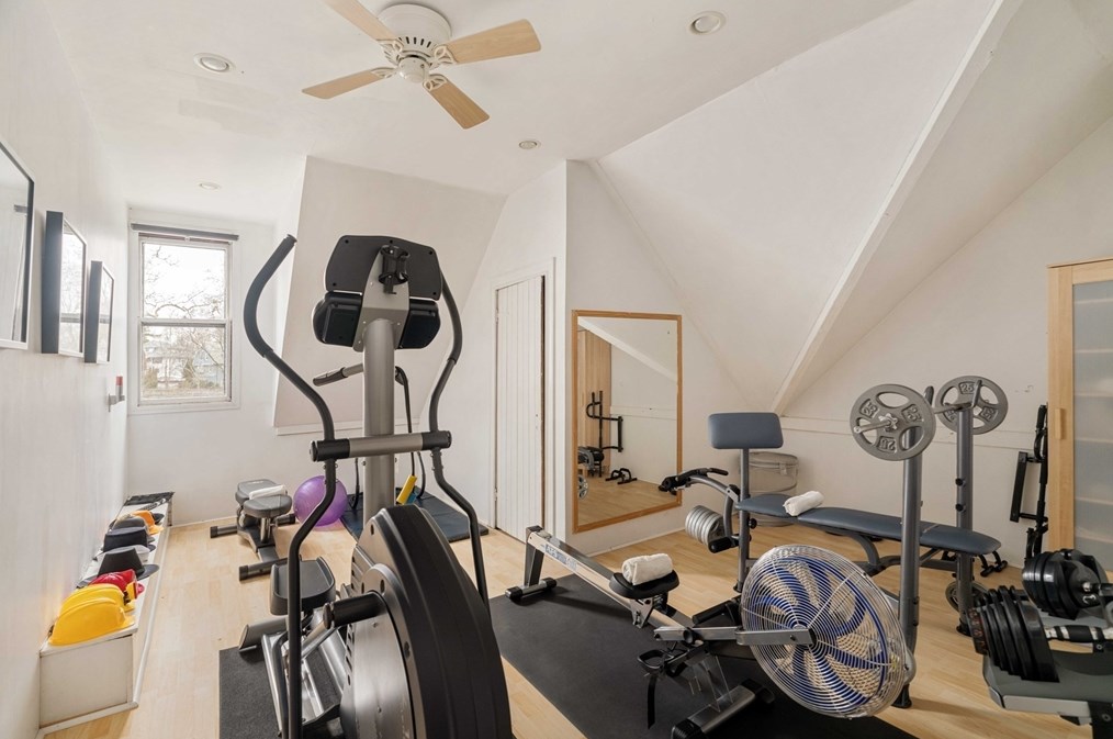 247 Fisher Ave, Brookline MA 02445-5703 exterior