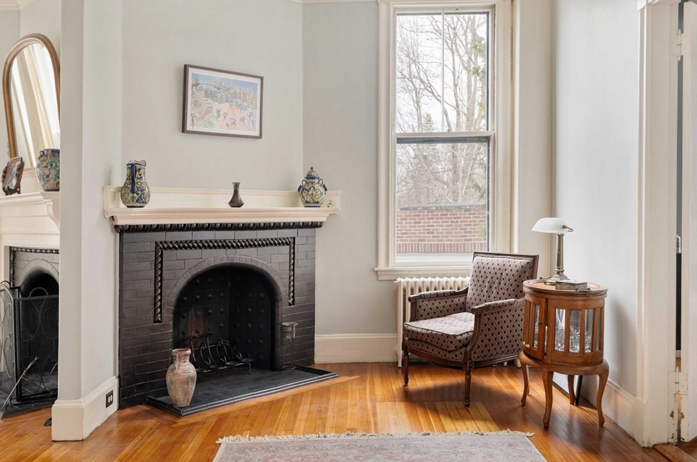 247 Fisher Ave, Brookline MA 02445-5703 exterior