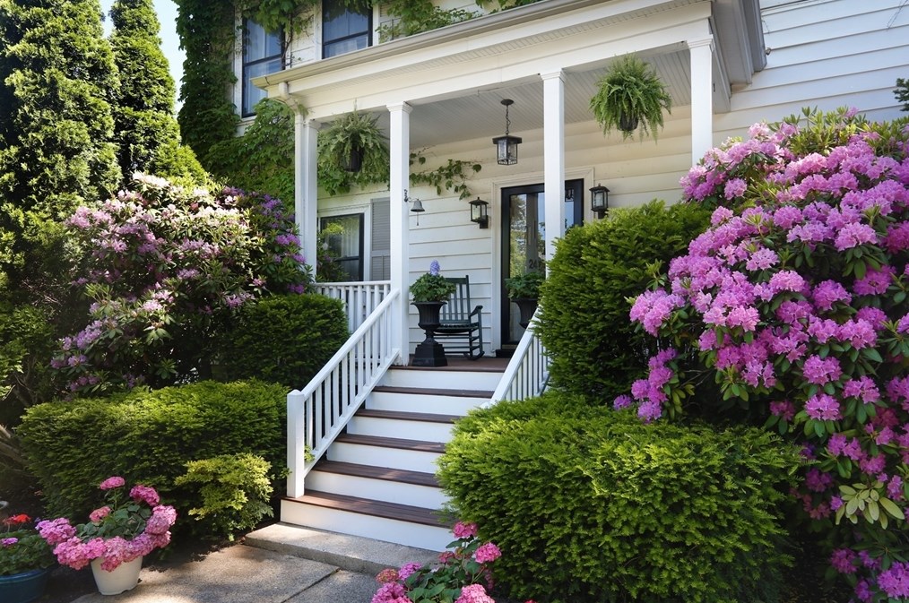 247 Fisher Ave, Brookline MA 02445-5703 exterior