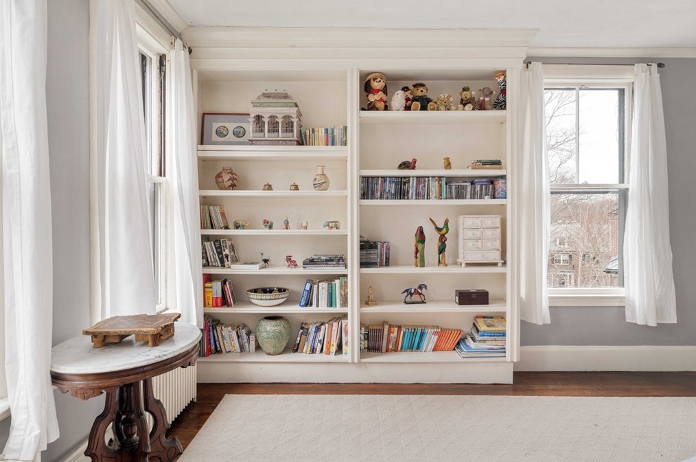 247 Fisher Ave, Brookline MA 02445-5703 exterior