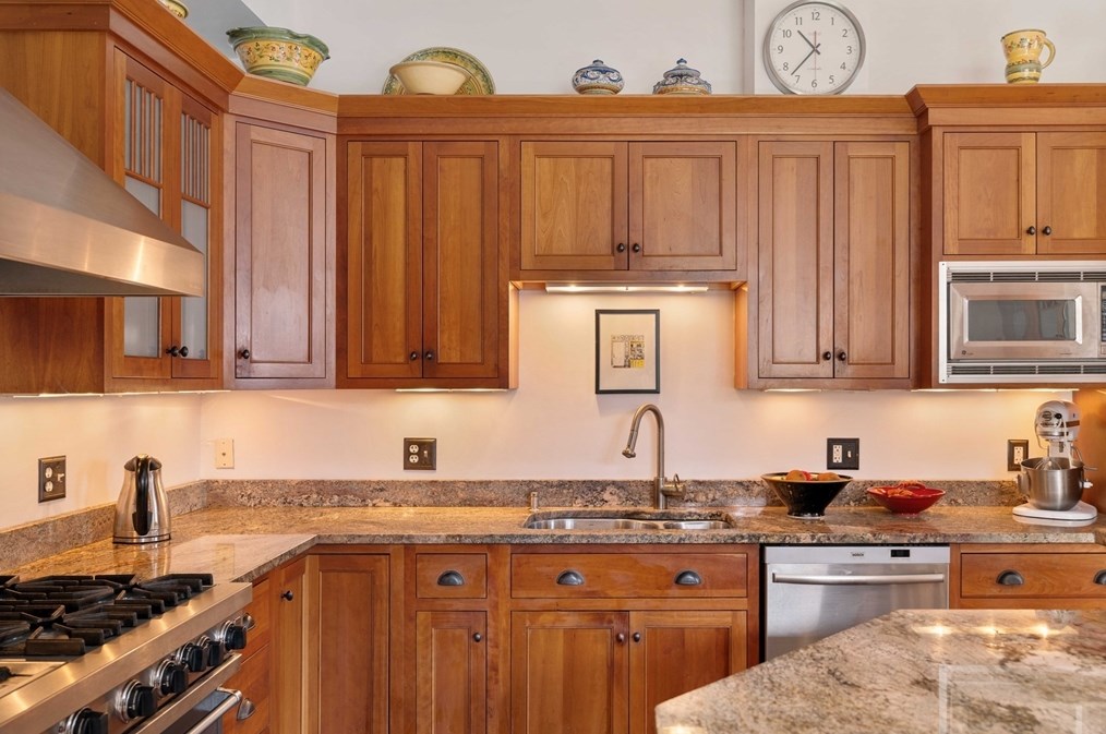 247 Fisher Ave, Brookline MA 02445-5703 exterior