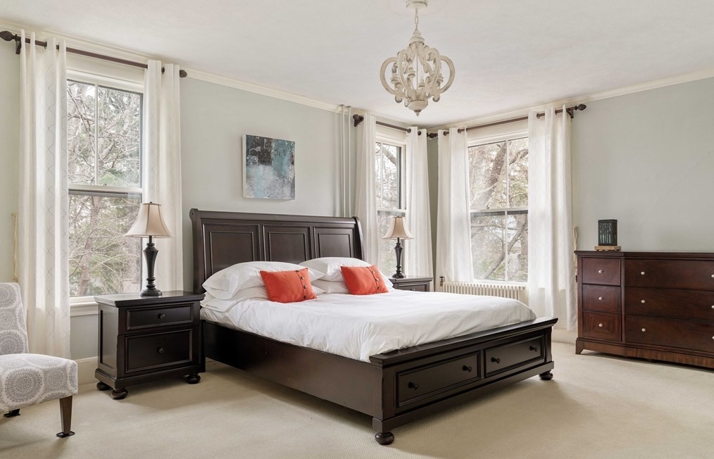 247 Fisher Ave, Brookline MA 02445-5703 exterior