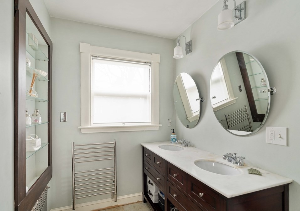 247 Fisher Ave, Brookline MA 02445-5703 exterior