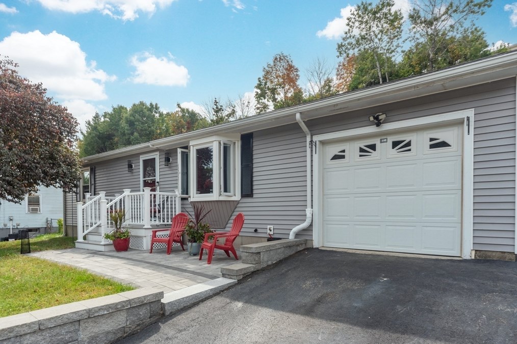 61 Parsons Hill Dr, Worcester, MA 01603