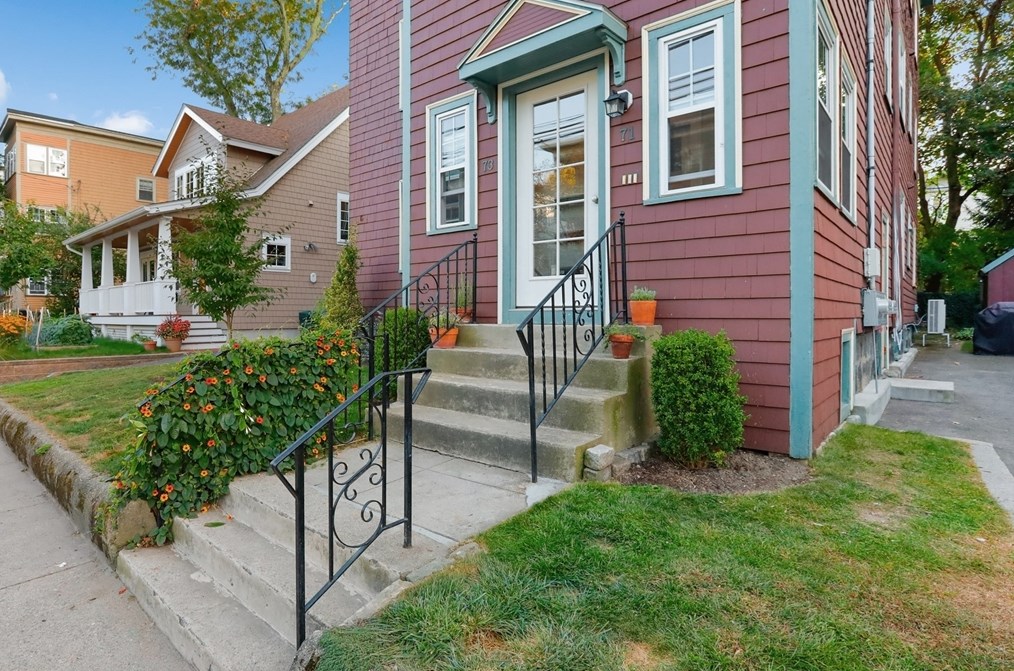 71 Brookley Rd, Roxbury-Xing, MA 02130 exterior