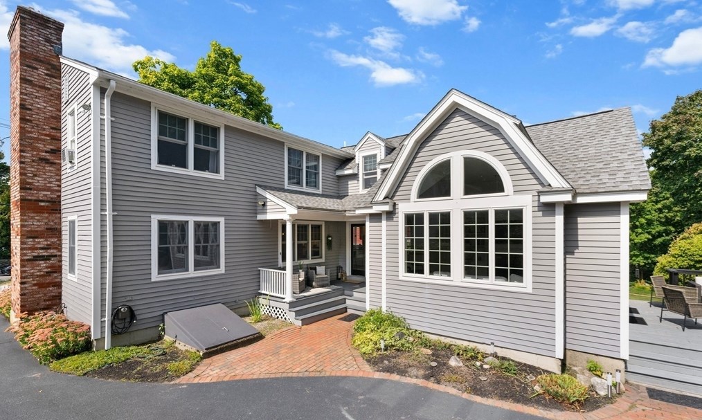 1141 Main St, Reading, MA 01867 exterior