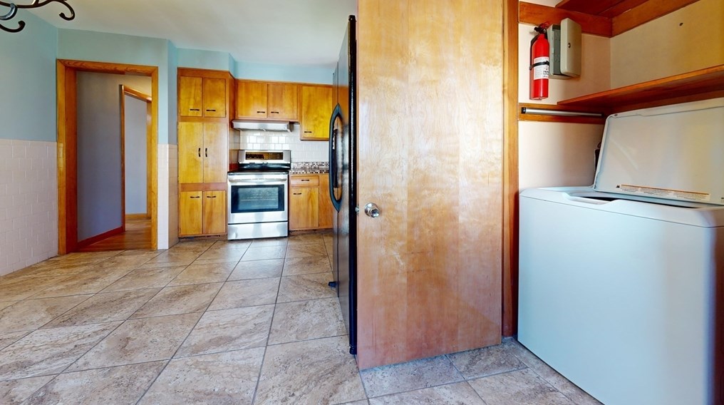 108 Pilgrim Ave, Worcester MA 01604-3022 exterior