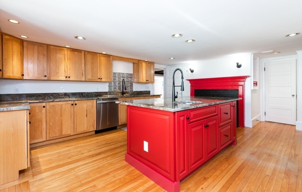 58 Main St, Haverhill MA 01833-2011 exterior