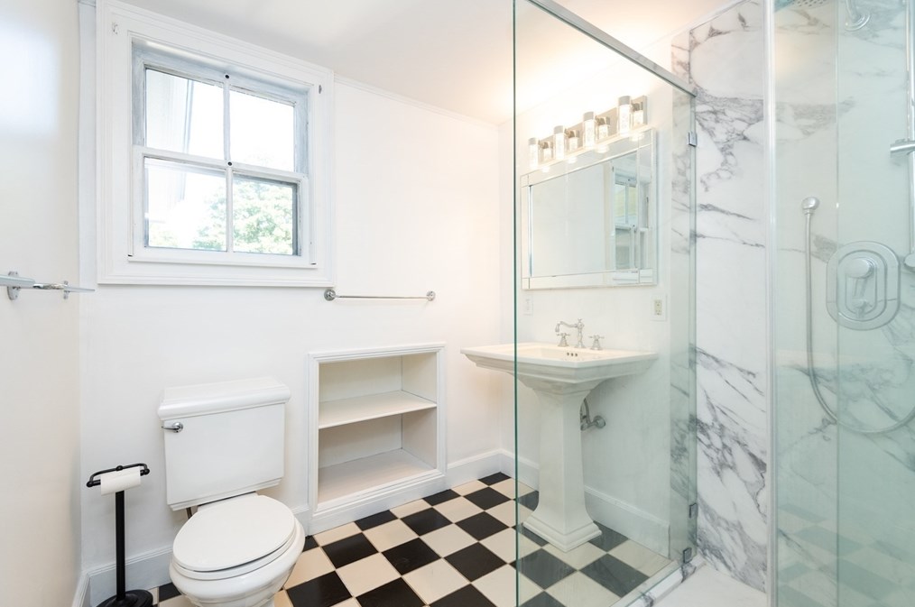 58 Main St, Haverhill MA 01833-2011 exterior