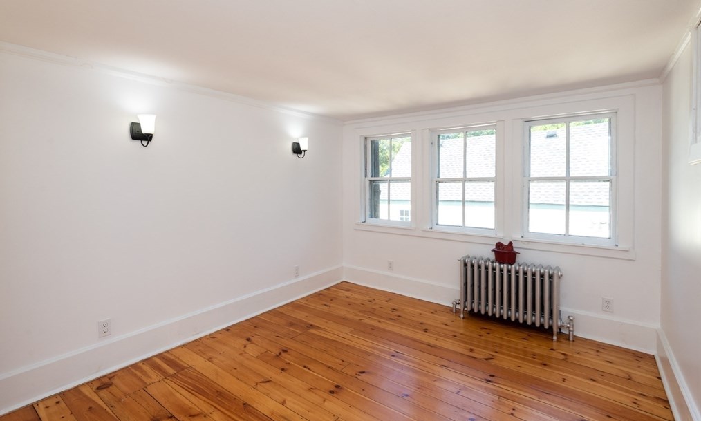 58 Main St, Haverhill MA 01833-2011 exterior