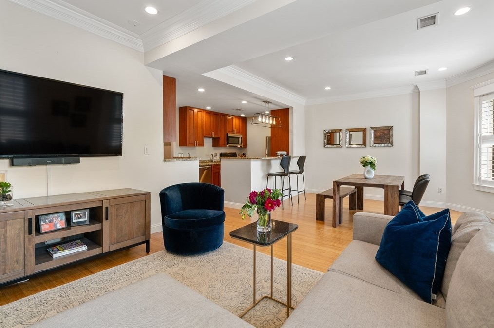 12 Worcester Sq, Boston, MA 02118 exterior