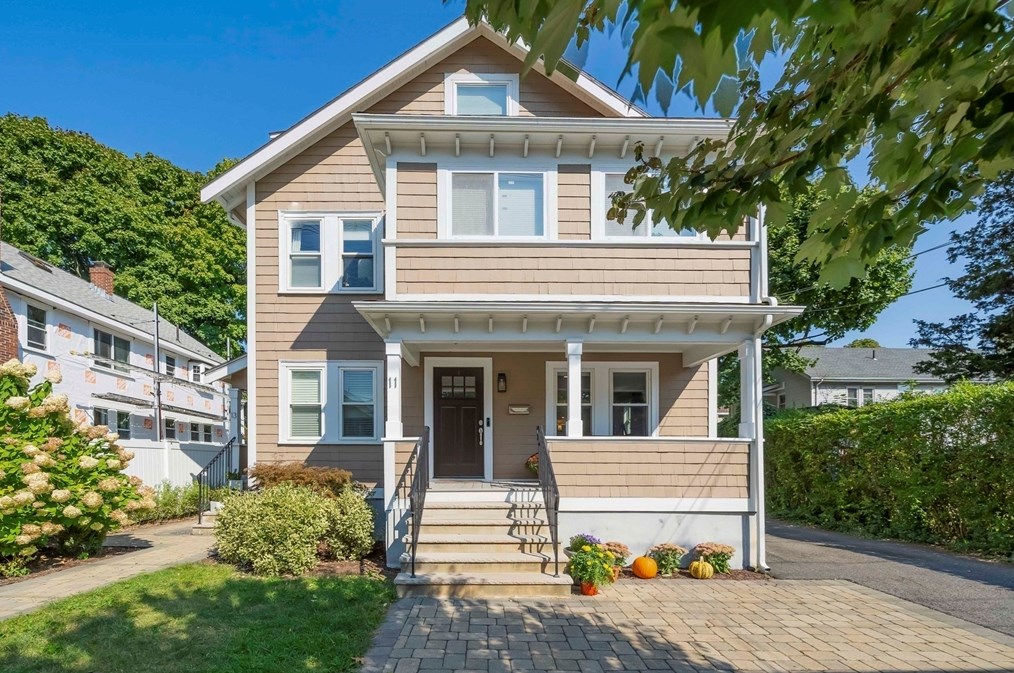11 Thomas St, Belmont, MA 02478-2437