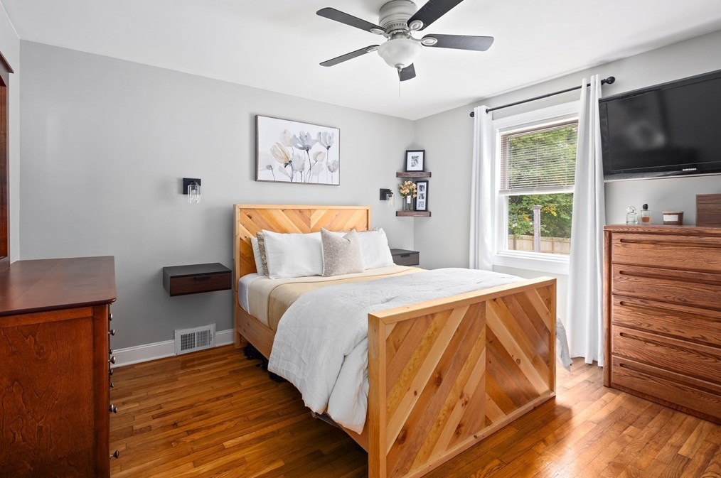 107 Washington St, Pembroke MA 02359-1848 exterior