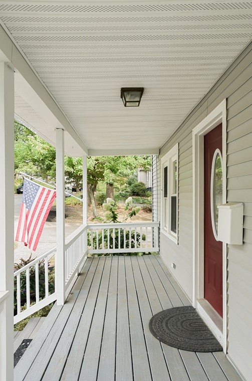 63 Uncatena Ave, Worcester, MA 01606