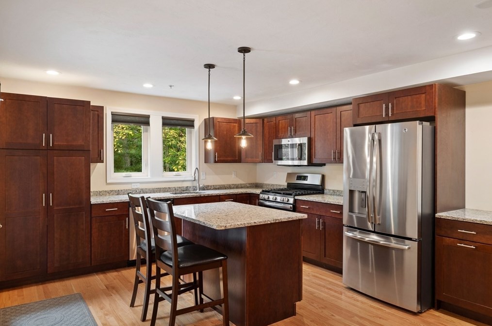 102 Old Bridge Ln #102, Bellingham, MA 02019