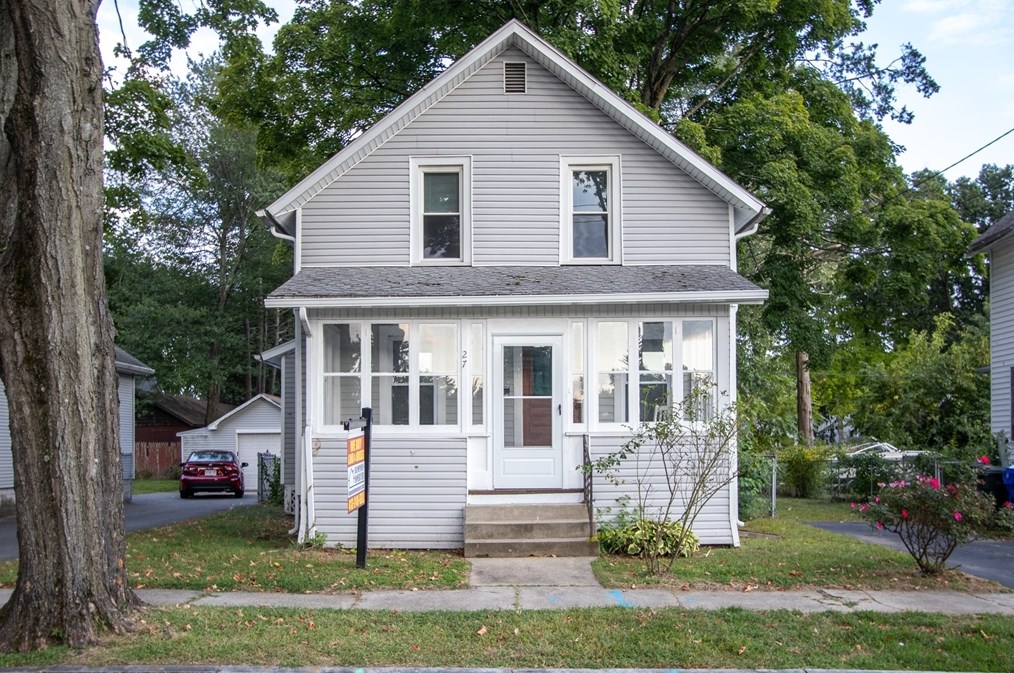 27 Ontario St, Springfield, MA 01104