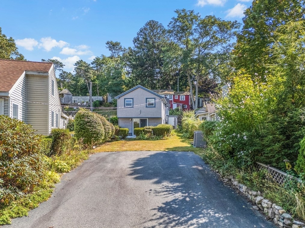 11 Smaland Ln, Plymouth, MA 02360