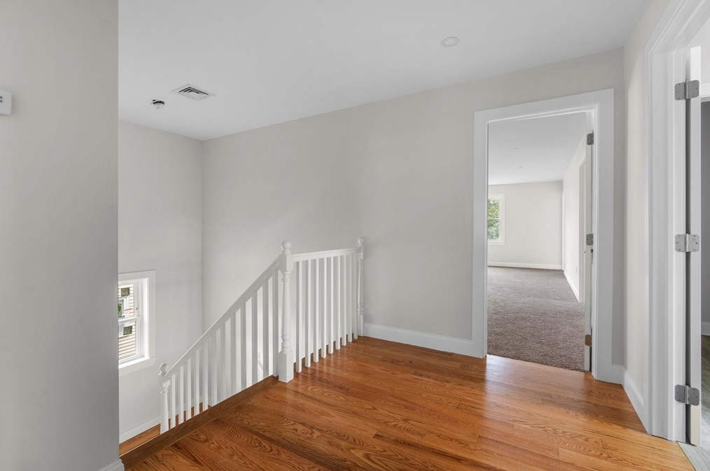 9 Hollywood St, Worcester MA 01610 exterior