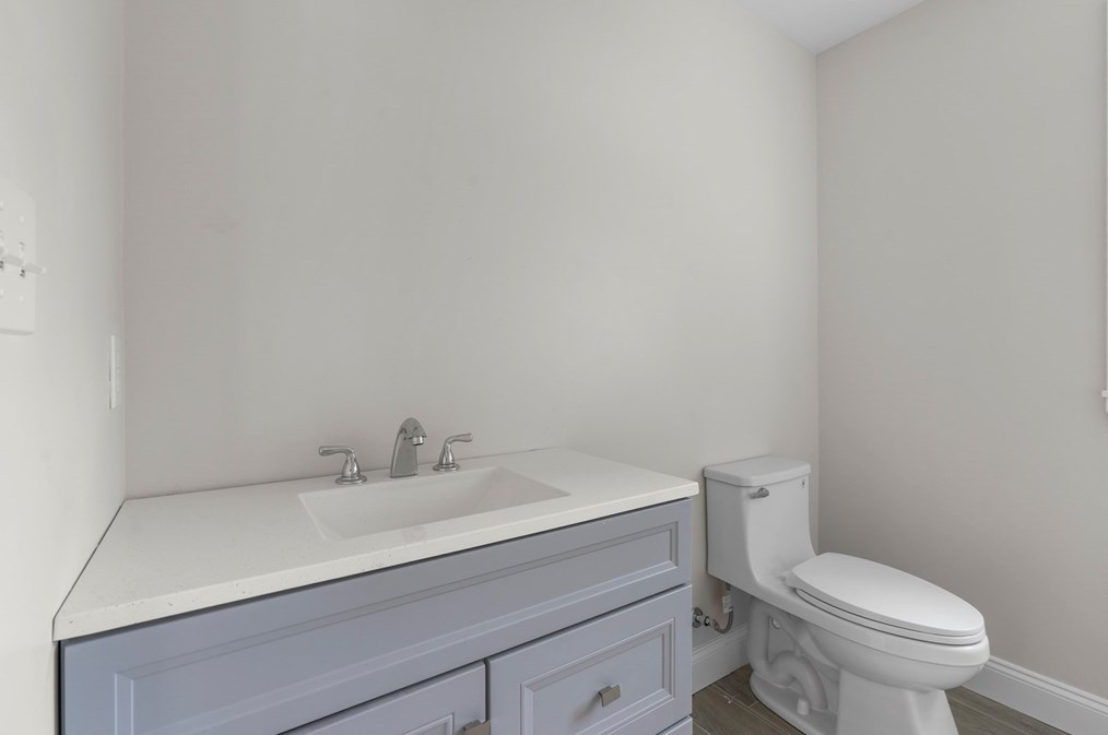 9 Hollywood St, Worcester MA 01610 exterior