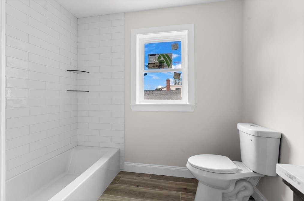 9 Hollywood St, Worcester MA 01610 exterior