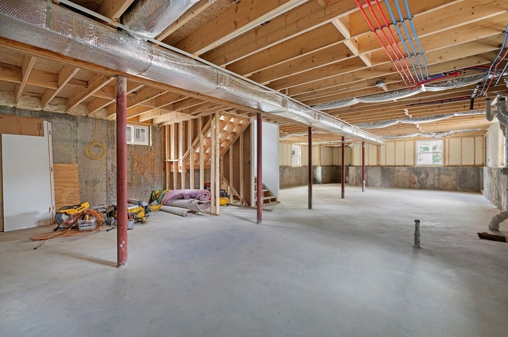 9 Hollywood St, Worcester MA 01610 exterior