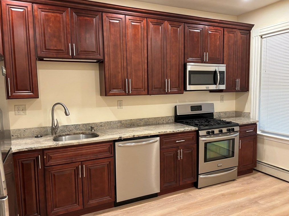 718 East 6th #3, Boston, MA 02127