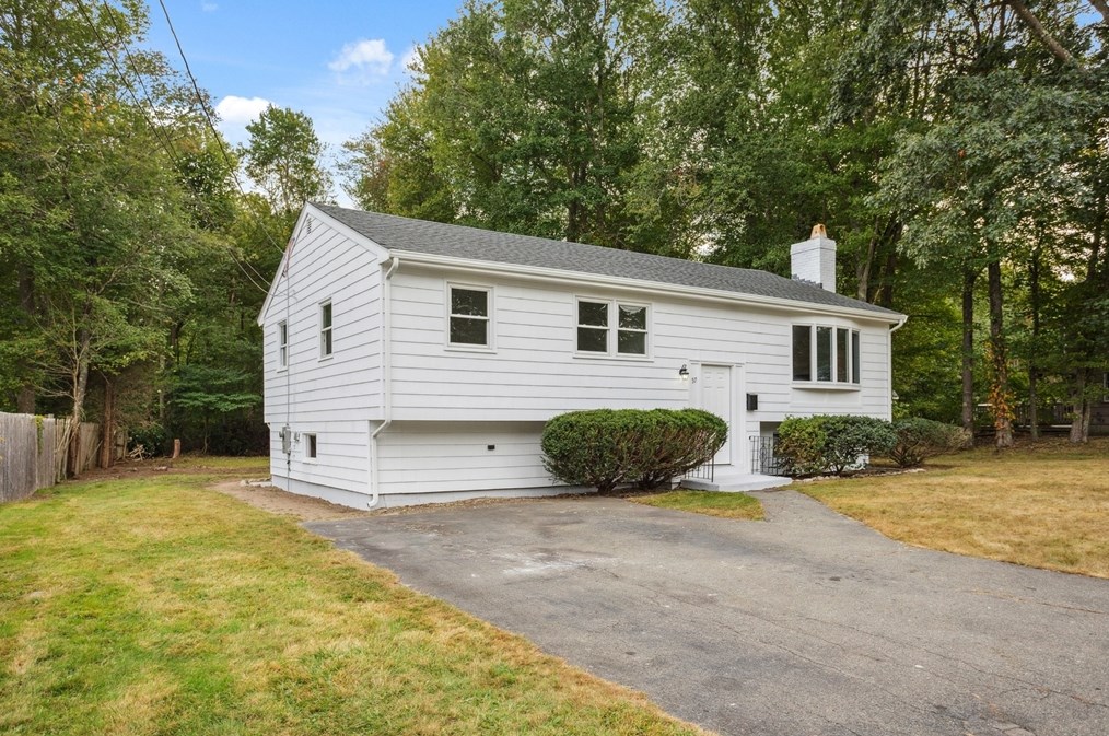 57 Belcher Dr, Whitman, MA 02382