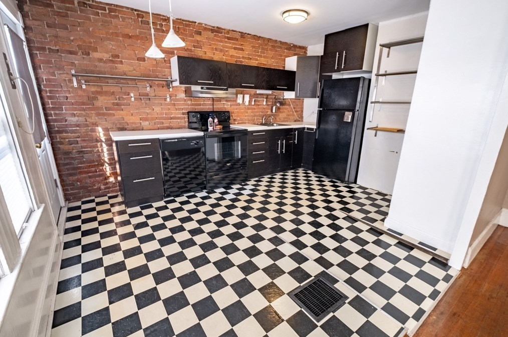 30 Hancock St, Somerville, MA 02144-3103