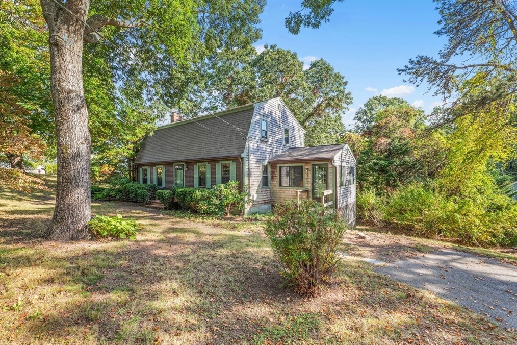 9 Eel River Cir, Plymouth, MA 02360