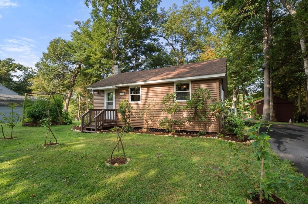 37 Ridge Way & 101 Shore Rd, Sturbridge, MA 01566