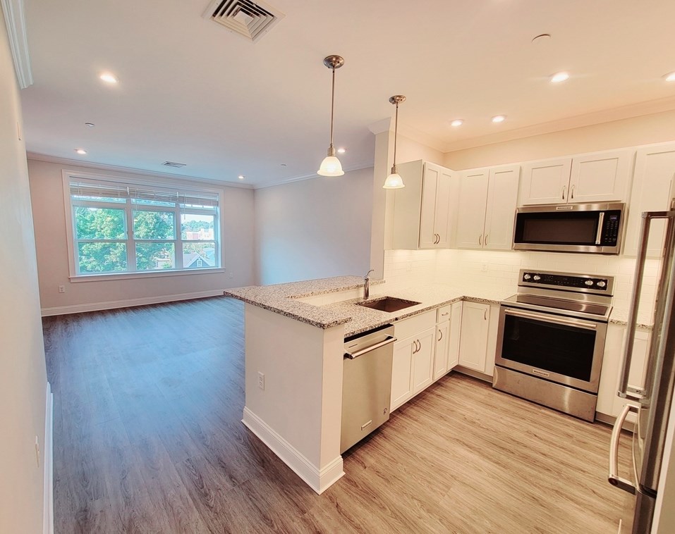 69 Foundry St #508, Wakefield, MA 01880