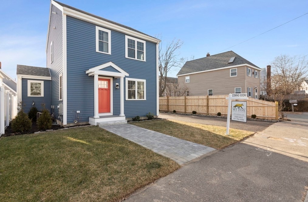 11 Bell St, Quincy, MA 02169