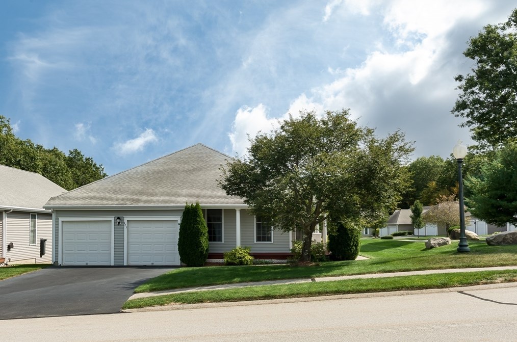 123 Taft Hill Ln #123, Uxbridge, MA 01569