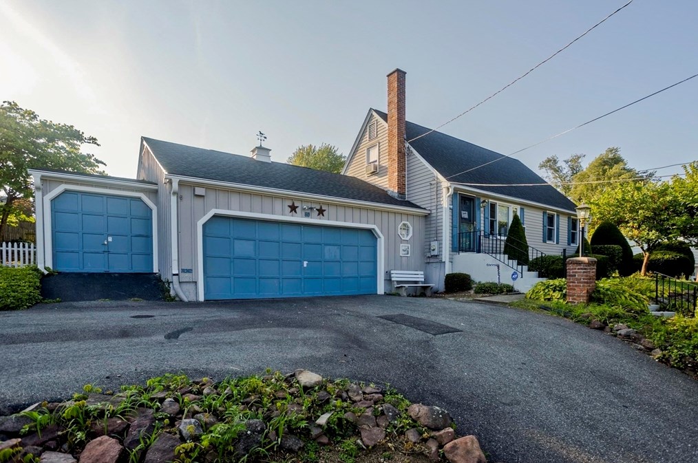 50 Emerson St, Springfield, MA 01108