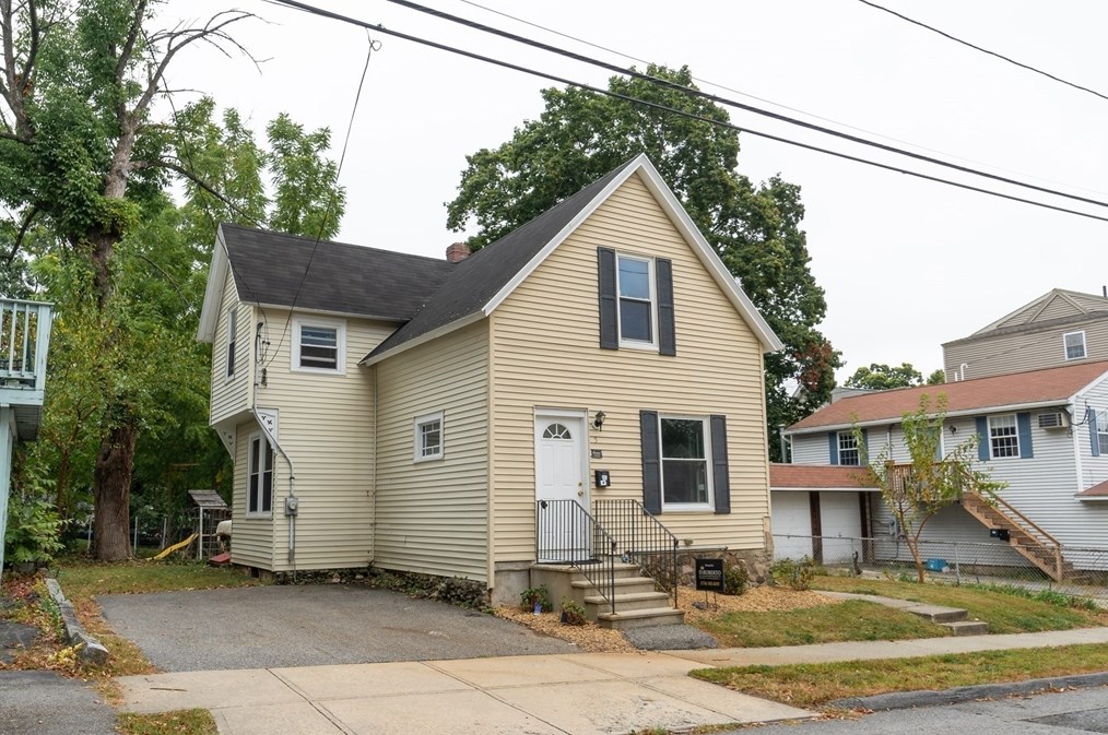 5 Lakeview St, Worcester, MA 01604