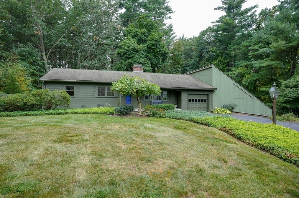 19 Colonial Rd, Sudbury, MA 01776